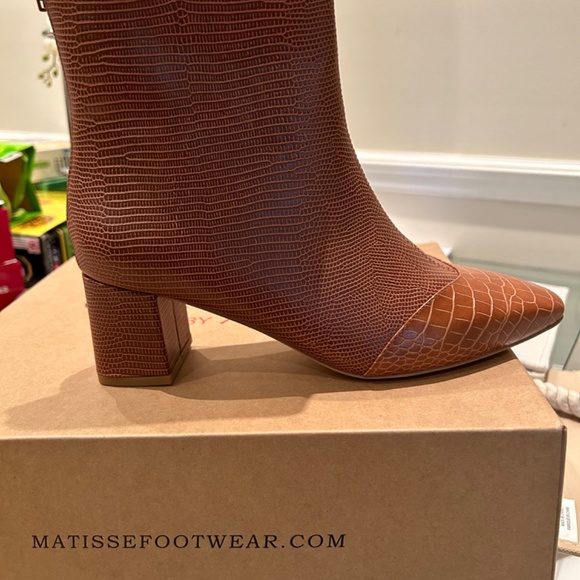 Coconuts by Mattise Booties - Picture 3 of 3